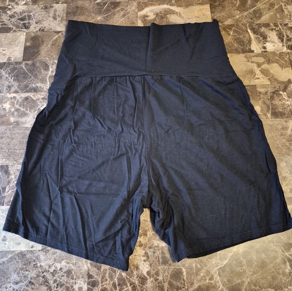 Maternity Shorts - Picture 2 of 3